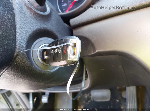 KNDPMCAC3H7225139 2017 KIA SPORTAGE Серебряный Вид панели приборов