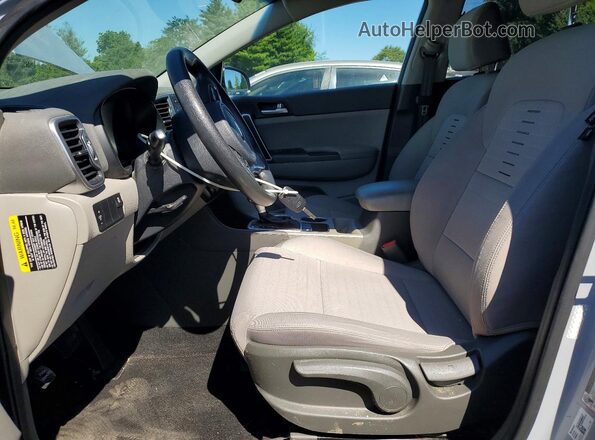 KNDPMCAC3J7393613 2018 KIA SPORTAGE Silver Սալոնի դիմացի տեսք