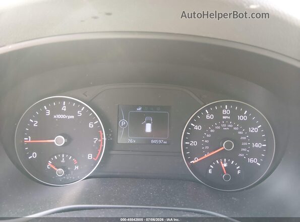 KNDPMCAC3J7469976 2018 KIA SPORTAGE Gray Rear seats view