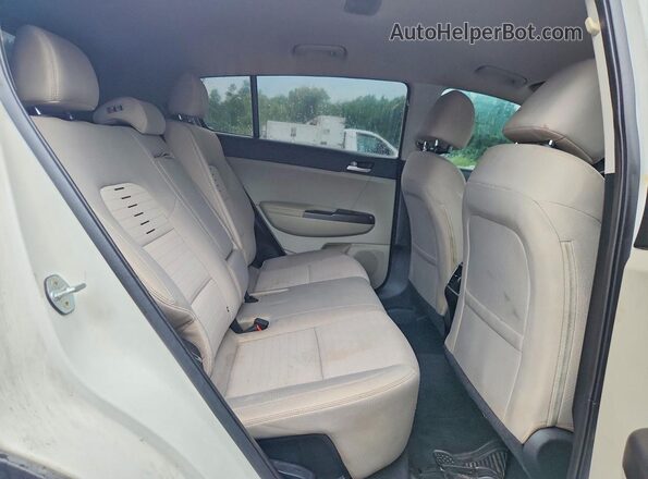 KNDPMCAC3L7704010 2020 KIA SPORTAGE White Սալոնի հետևի տեսք