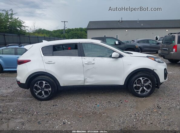KNDPMCAC3N7016737 2022 KIA SPORTAGE Белый Вид задней части салона