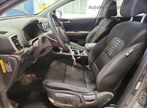 KNDPMCAC4J7308102 2018 KIA SPORTAGE Blue Front interior view