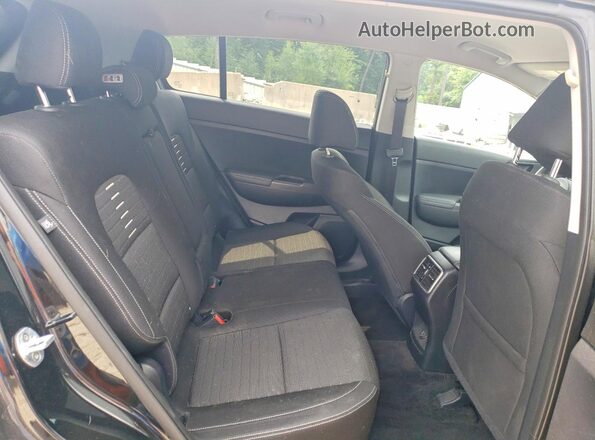 KNDPMCAC4J7309833 2018 KIA SPORTAGE Black Widok tylnych siedzeń