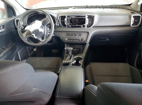 KNDPMCAC4J7315423 2018 KIA SPORTAGE Red Вид панелі приладів
