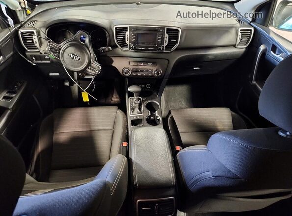KNDPMCAC4J7403579 2018 KIA SPORTAGE Silver Dashboard view