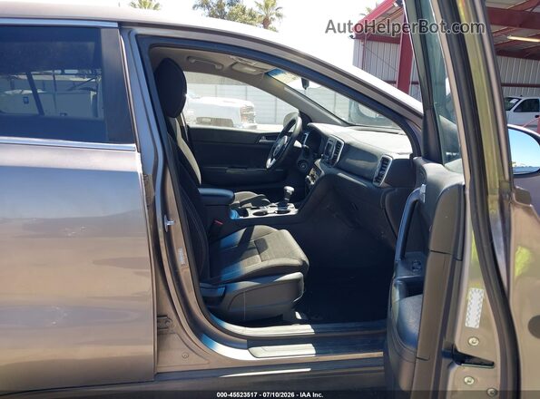 KNDPMCAC4J7451356 2018 KIA SPORTAGE Gray წინა სალონის ხედი
