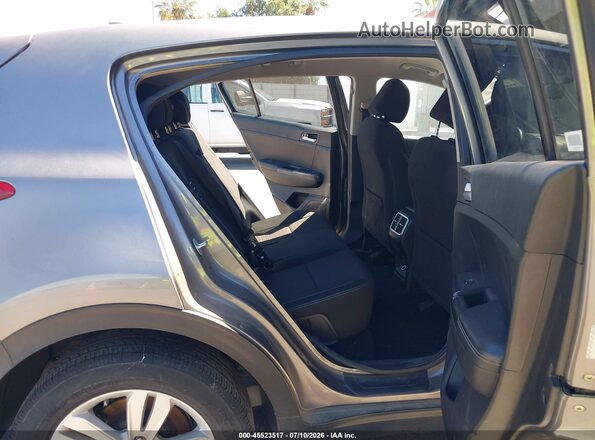 KNDPMCAC4J7451356 2018 KIA SPORTAGE Gray VIN კოდის სტიკერის ხედი