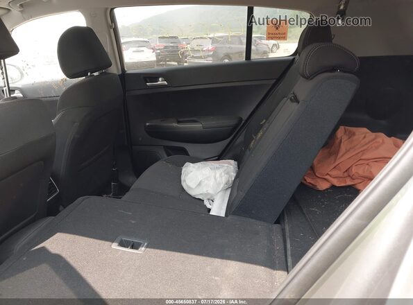 KNDPMCAC5K7527068 2019 KIA SPORTAGE Silver VIN կոդի պիտակի տեսք