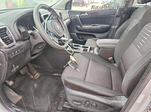KNDPMCAC5M7920698 2021 KIA SPORTAGE Silver Widok wnętrza z przodu