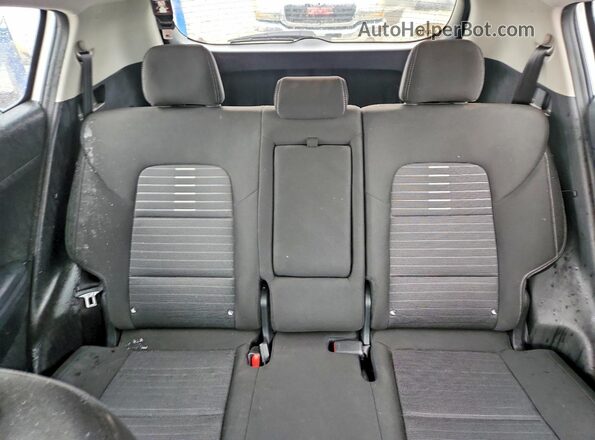 KNDPMCAC5M7920698 2021 KIA SPORTAGE Silver Widok tylnych siedzeń