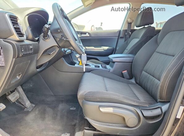 KNDPMCAC6H7112236 2017 KIA SPORTAGE Черный Вид салона спереди