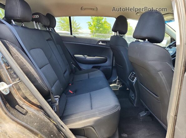 KNDPMCAC6H7112236 2017 KIA SPORTAGE Черный Вид задней части салона