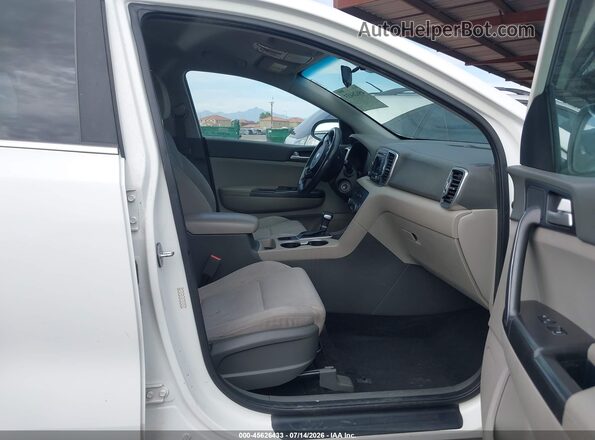 KNDPMCAC6H7235955 2017 KIA SPORTAGE White Vista interior delantera