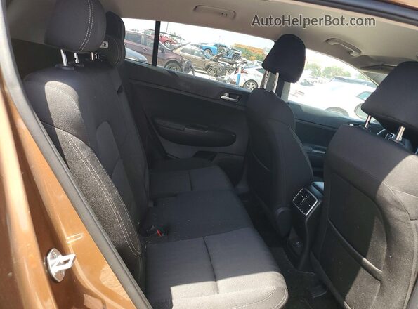 KNDPMCAC6H7248589 2017 KIA SPORTAGE Gold Вид задньої частини салону