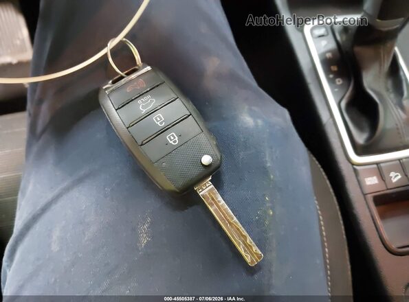KNDPMCAC6H7290213 2017 KIA SPORTAGE Silver Vista del salpicadero