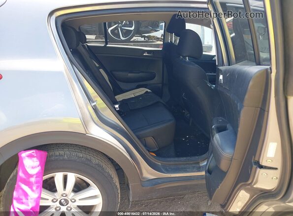 KNDPMCAC6J7346429 2018 KIA SPORTAGE Gray Widok naklejki z numerem VIN