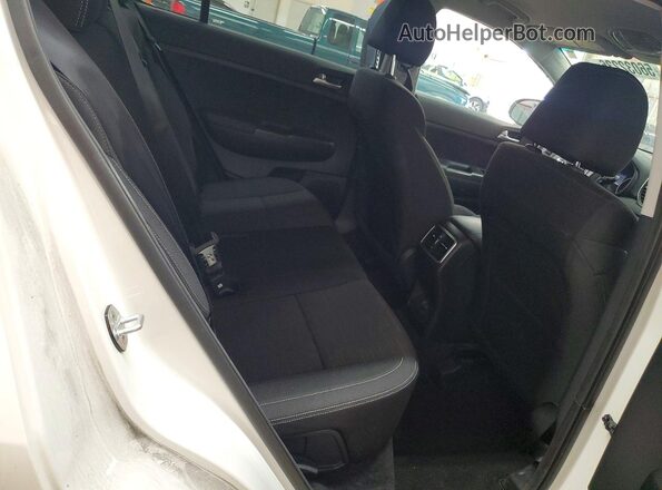 KNDPMCAC6K7597212 2019 KIA SPORTAGE Белый Вид задних сидений