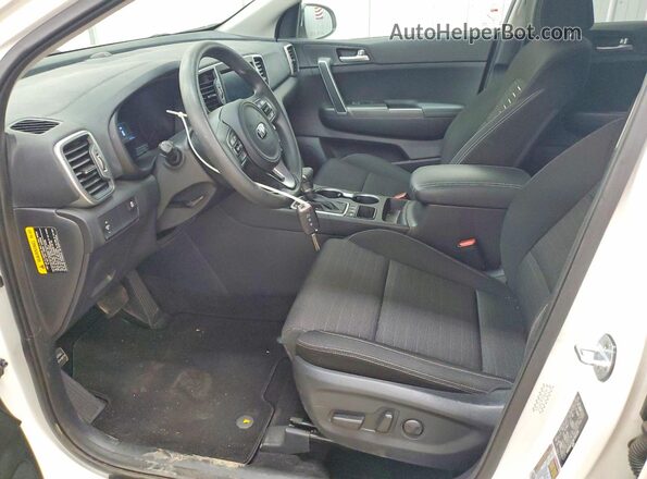KNDPMCAC6K7597212 2019 KIA SPORTAGE Белый Вид салона спереди
