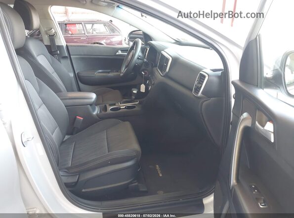 KNDPMCAC6N7963965 2022 KIA SPORTAGE Gray Вид салону спереду