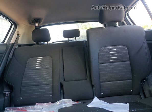 KNDPMCAC7J7394196 2018 KIA SPORTAGE White Rear seats view