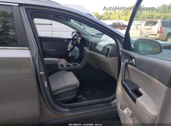 KNDPMCAC7J7407044 2018 KIA SPORTAGE Gray Widok wnętrza z przodu