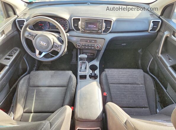KNDPMCAC8J7450873 2018 KIA SPORTAGE Синий Вид панели приборов