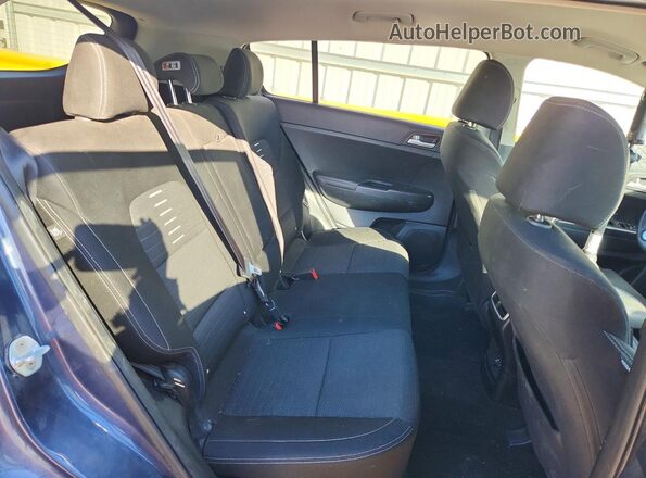 KNDPMCAC8J7450873 2018 KIA SPORTAGE Синий Вид задних сидений