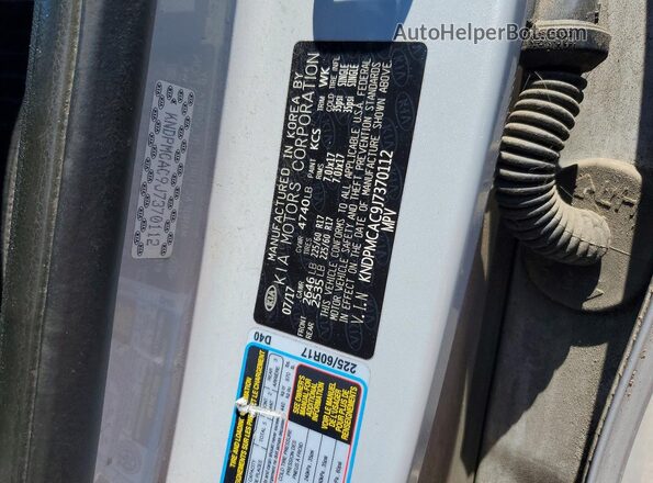 KNDPMCAC9J7370112 2018 KIA SPORTAGE Silver VIN sticker view