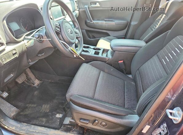 KNDPMCAC9J7446329 2018 KIA SPORTAGE Черный Вид салона спереди