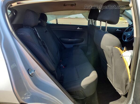 KNDPMCACXH7264939 2017 KIA SPORTAGE Silver Вид задніх сидінь