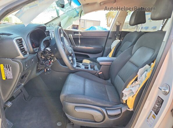 KNDPMCACXH7264939 2017 KIA SPORTAGE Silver Вид салону спереду