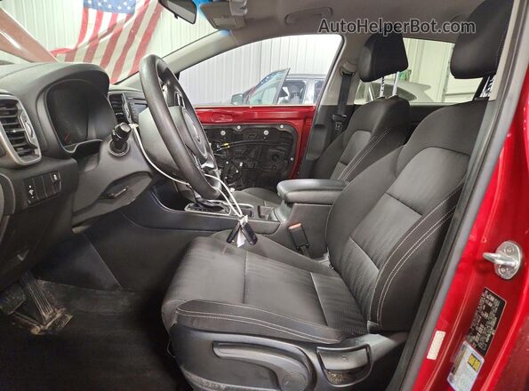 KNDPMCACXH7268554 2017 KIA SPORTAGE Red Widok wnętrza z przodu