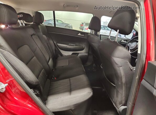KNDPMCACXH7268554 2017 KIA SPORTAGE Red Widok tylnych siedzeń