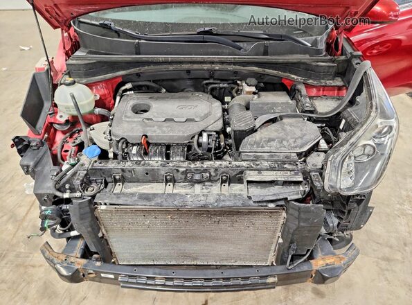 KNDPMCACXH7268554 2017 KIA SPORTAGE Red Widok wnętrza z tyłu