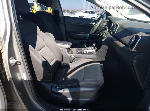 KNDPMCACXH7275746 2017 KIA SPORTAGE Gray Вид салону спереду