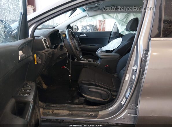 KNDPMCACXJ7332002 2018 KIA SPORTAGE Серый Вид салона спереди