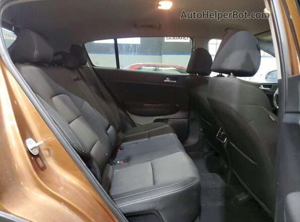 KNDPMCACXK7566593 2019 KIA SPORTAGE Коричневый Вид задней части салона