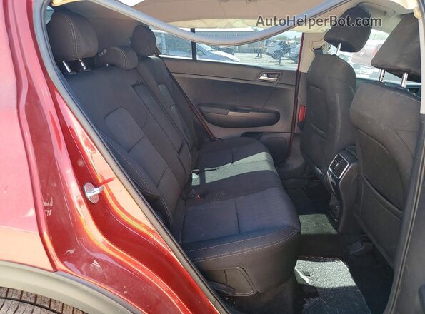 KNDPMCACXL7763636 2020 KIA SPORTAGE Красный Вид задней части салона