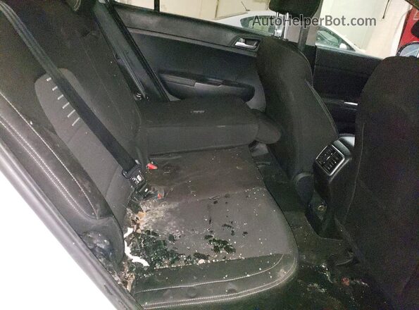 KNDPMCACXM7934497 2021 KIA SPORTAGE White Vista interior trasera