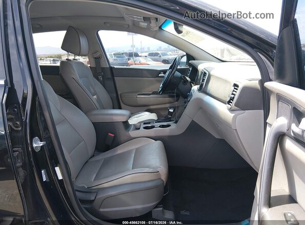 KNDPN3AC0H7186605 2017 KIA SPORTAGE Черный Вид салона спереди