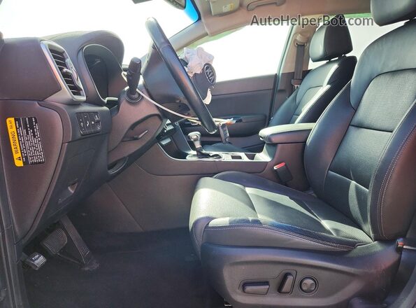 KNDPN3AC3J7387226 2018 KIA SPORTAGE Белый Вид салона спереди