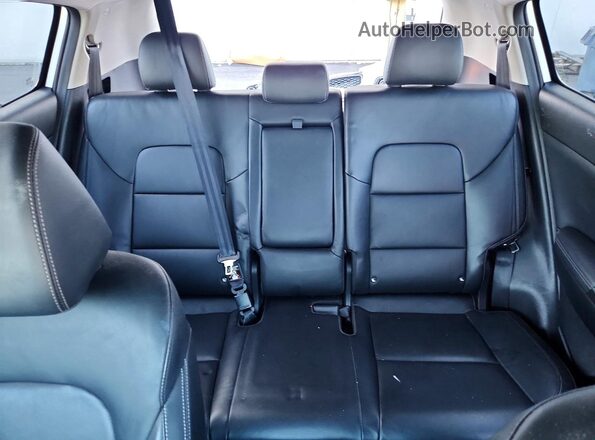 KNDPN3AC4H7215538 2017 KIA SPORTAGE Silver Հետևի նստատեղերի տեսք