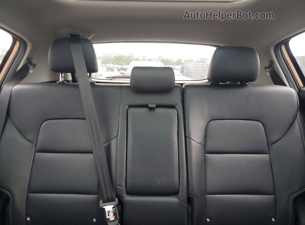 KNDPN3AC4J7387896 2018 KIA SPORTAGE Tan Vista de los asientos traseros