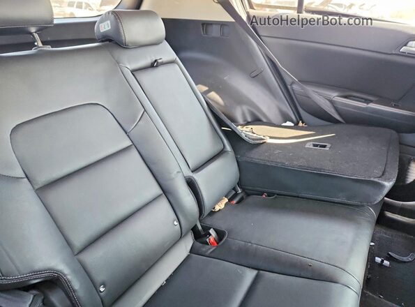 KNDPN3AC5H7092168 2017 KIA SPORTAGE Gray Rear seats view
