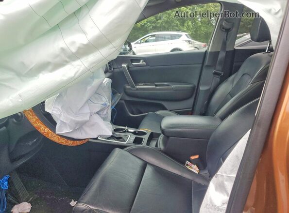 KNDPN3AC8H7259283 2017 KIA SPORTAGE Brown Front interior view