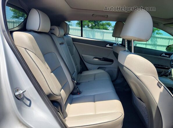KNDPN3AC9J7390471 2018 KIA SPORTAGE Silver Вид задньої частини салону