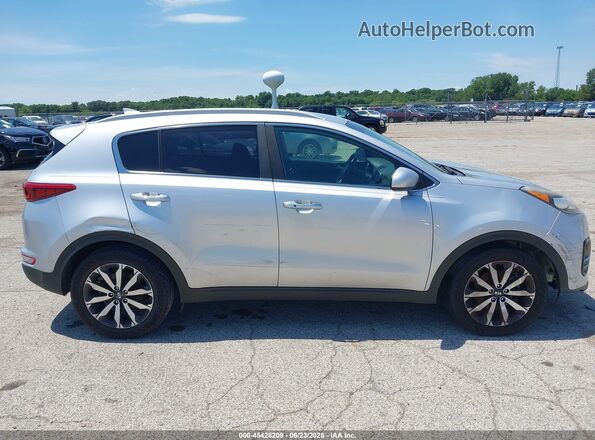 KNDPN3ACXH7241139 2017 KIA SPORTAGE Silver Rear interior view
