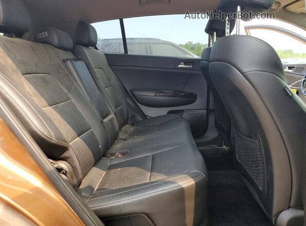 KNDPNCAC0J7422353 2018 KIA SPORTAGE Brown Սալոնի հետևի տեսք