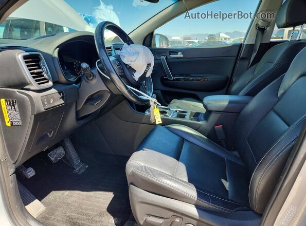 KNDPNCAC5K7516987 2019 KIA SPORTAGE Silver Front interior view