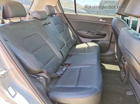 KNDPNCAC5K7516987 2019 KIA SPORTAGE Silver Rear seats view